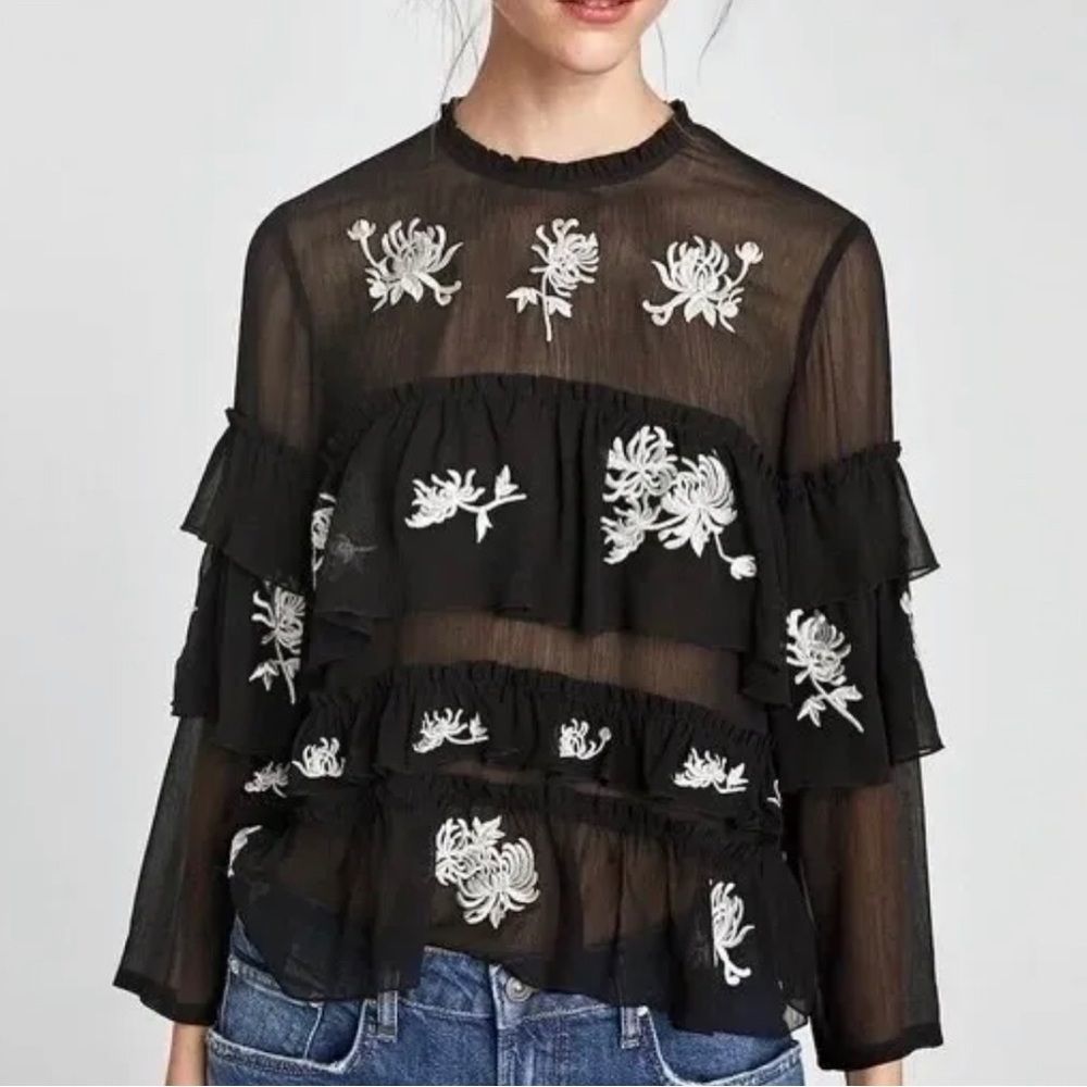 NWT ZARA WOMAN black white top
